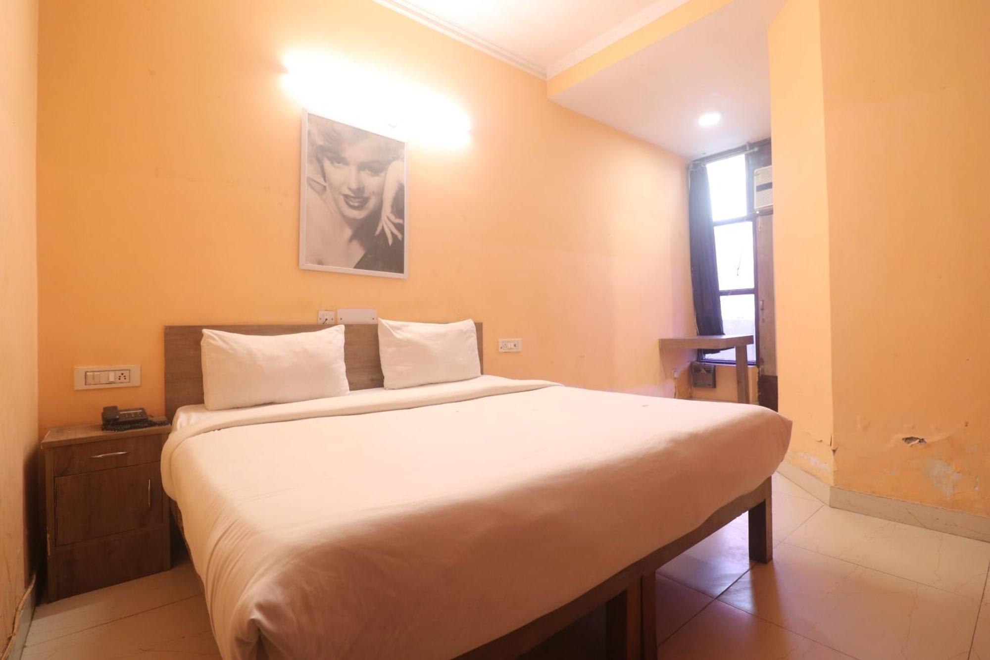 Hotel O Avni Residency Gurgaon Buitenkant foto